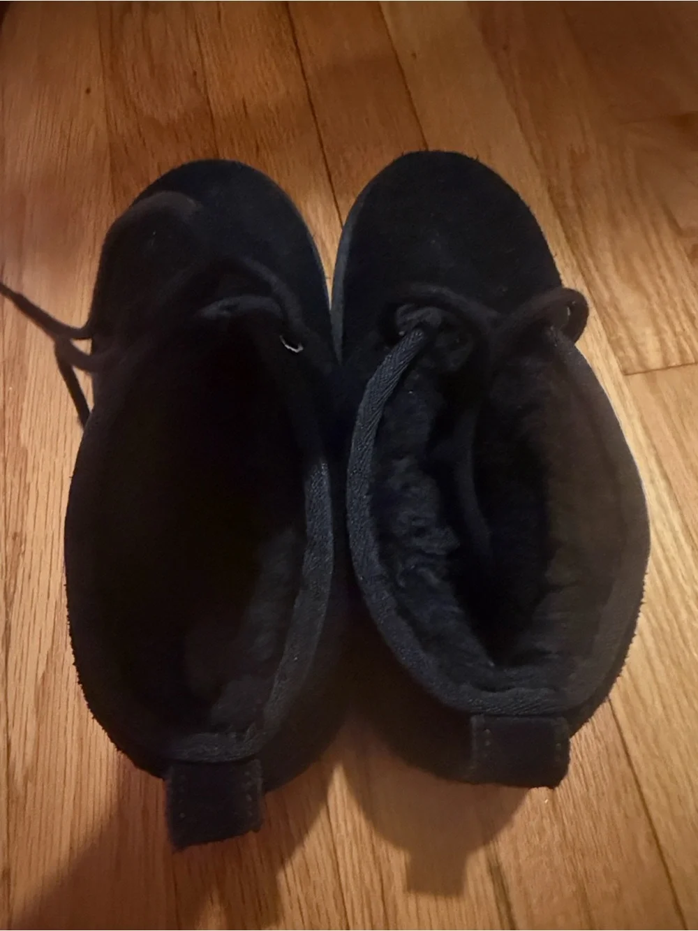 UGG NEUMEL KIDS Size 6